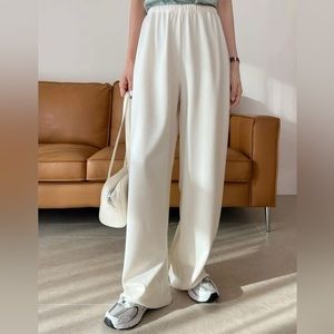 New beige knit sweatpants